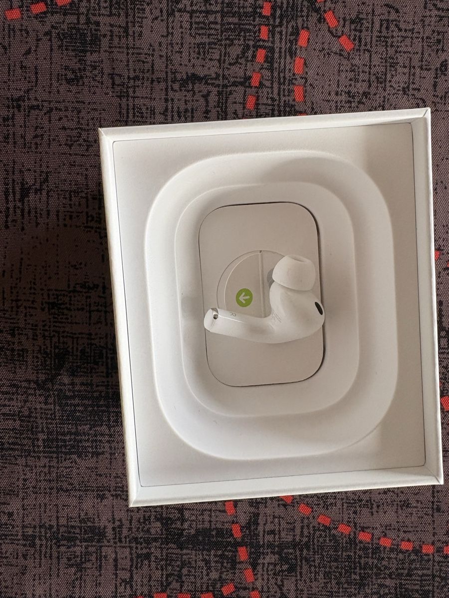 Apple Cuffie: Apple AirPods Pro 3 Rechter  – Nuovo (secondo la descrizione) da Wauwil venduto da Marracho 1