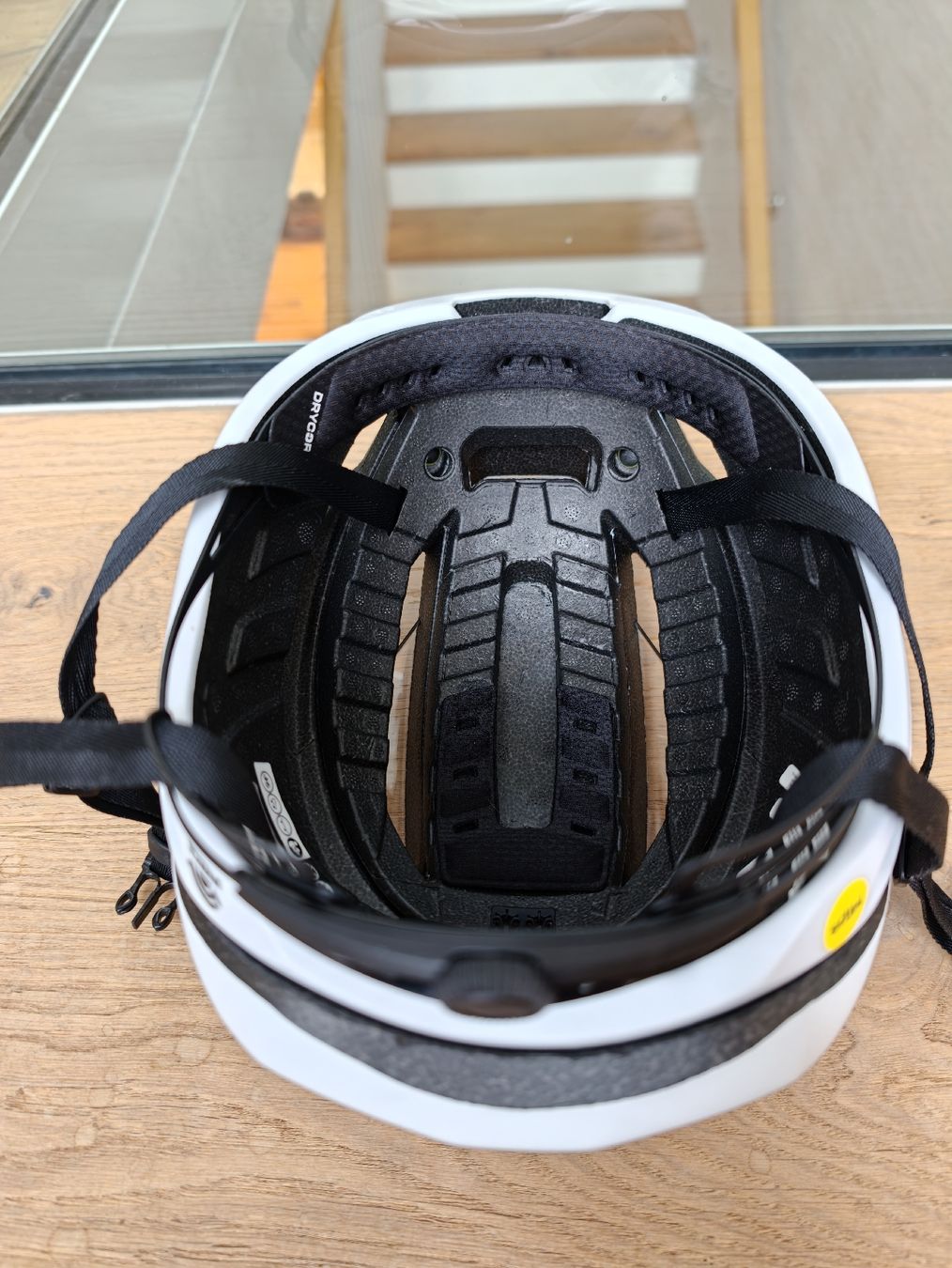 Giro Caschi: Giro Eclipse Pro Spherical - L - Weiss - inkl. Ersatzpads – Usato da Bachenbülach venduto da Food4Thought 5