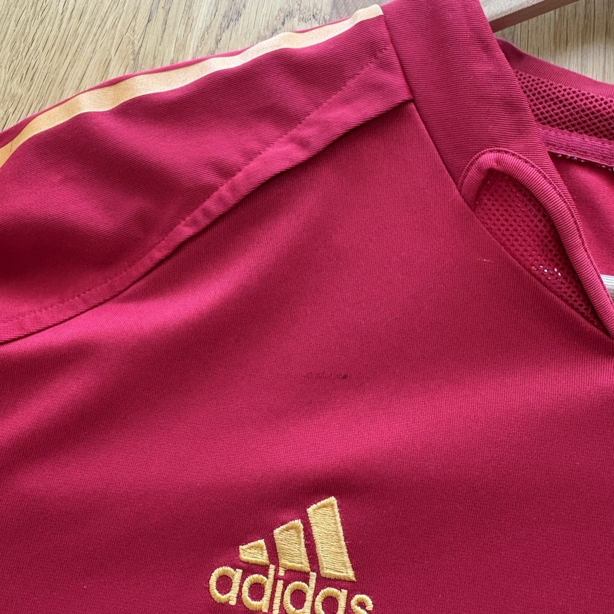 Adidas Leibchen & Hosen: Spanien Trikot Adidas 2004 – Gebraucht aus Winterthur von LaBodega 3