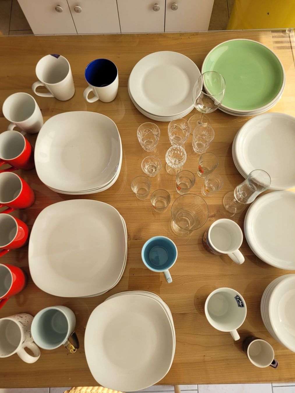 Set di piatti: Diverses Geschirr ZU VERSCHENKEN – Usato da Seon venduto da Labrador10 4