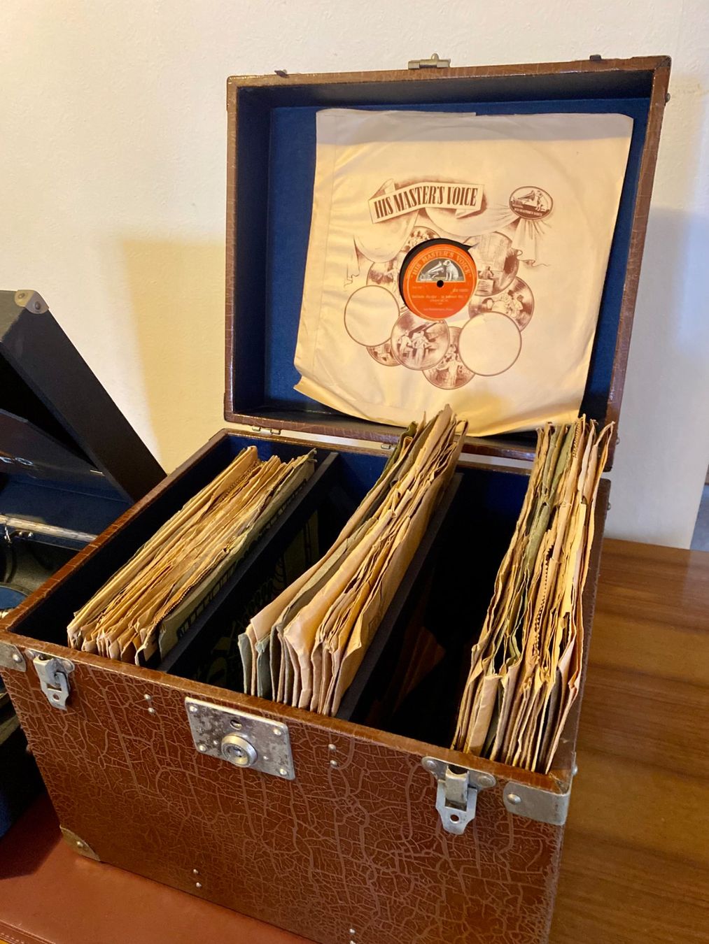 Giradischi: Gramophone et 62 disques – Usato da Lausanne venduto da irispring 2
