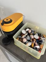 Macchina Nespresso Vertuo con circa 100 capsule
