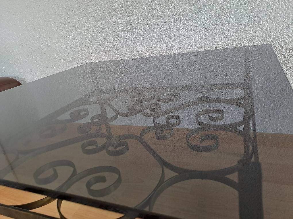 Tische: Couchtisch/ Beistelltisch mit Glasplatte – Gebraucht aus Glarus von Morana86 1