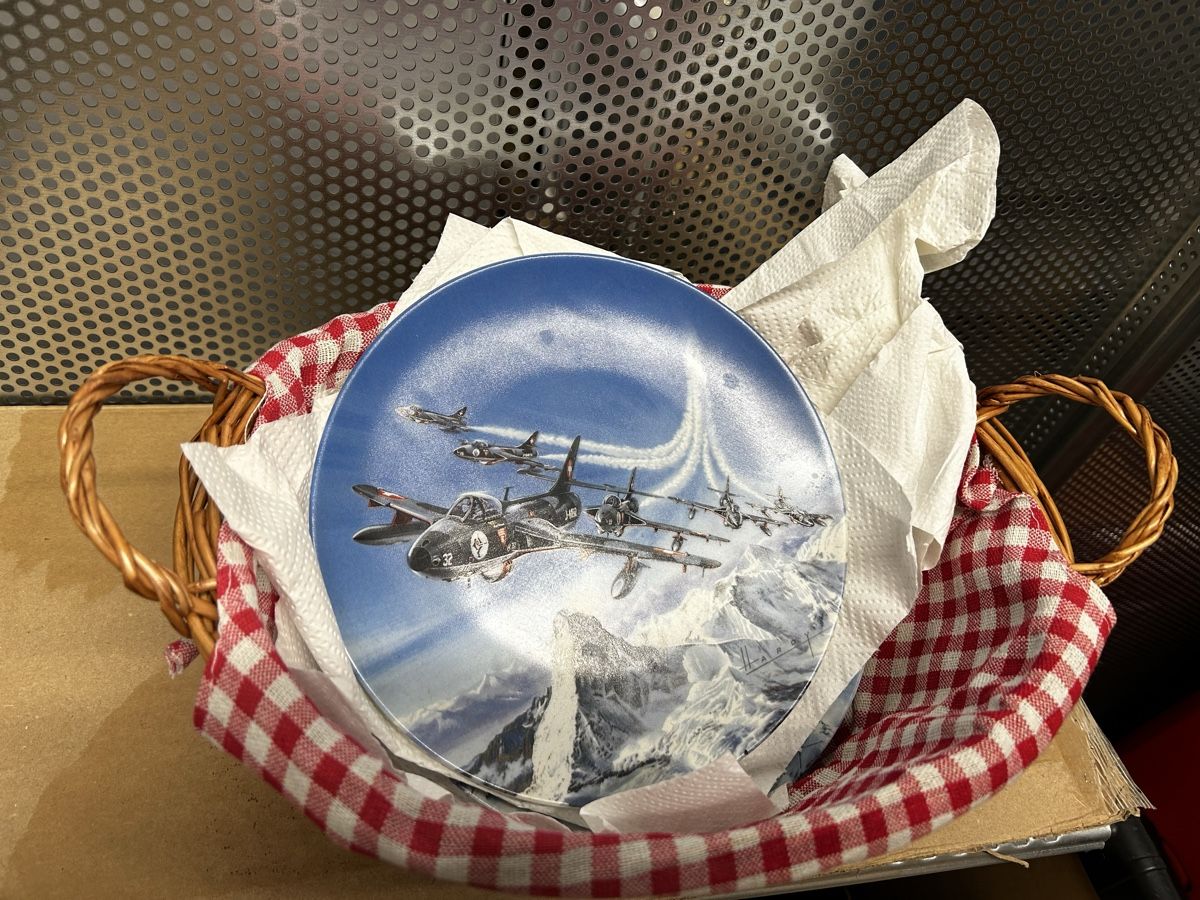 Teller: Schweizer Luftwaffe - Sammelteller – Gebraucht aus Horw von Neotrion
