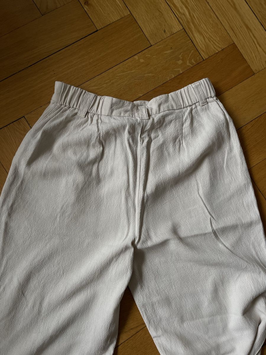 Pantaloni: Asos trousers beige – Usato da Fribourg venduto da ssu_tr9g 2
