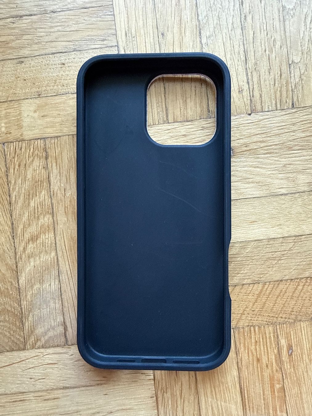 Apple Telefoni cellulari / Smartphones: BURGA iPhone 16 pro max – Usato da Horgen venduto da linuxrp 1
