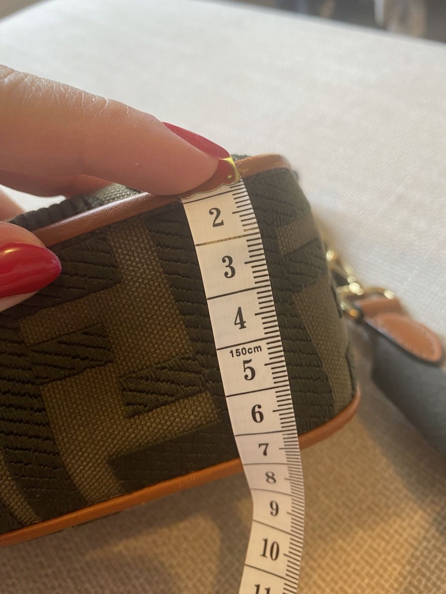 Fendi Sacs femmes: Iconic Fendi Medium Baguette bag! – D'occasion à Mies par nic_yk5d 4