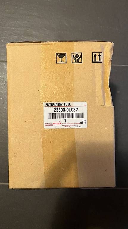 Toyota Tutti pezzi di ricambio auto: Original Toyota Kraftstofffilter 23300 0L032 – Usato da Basel venduto da Hangman776