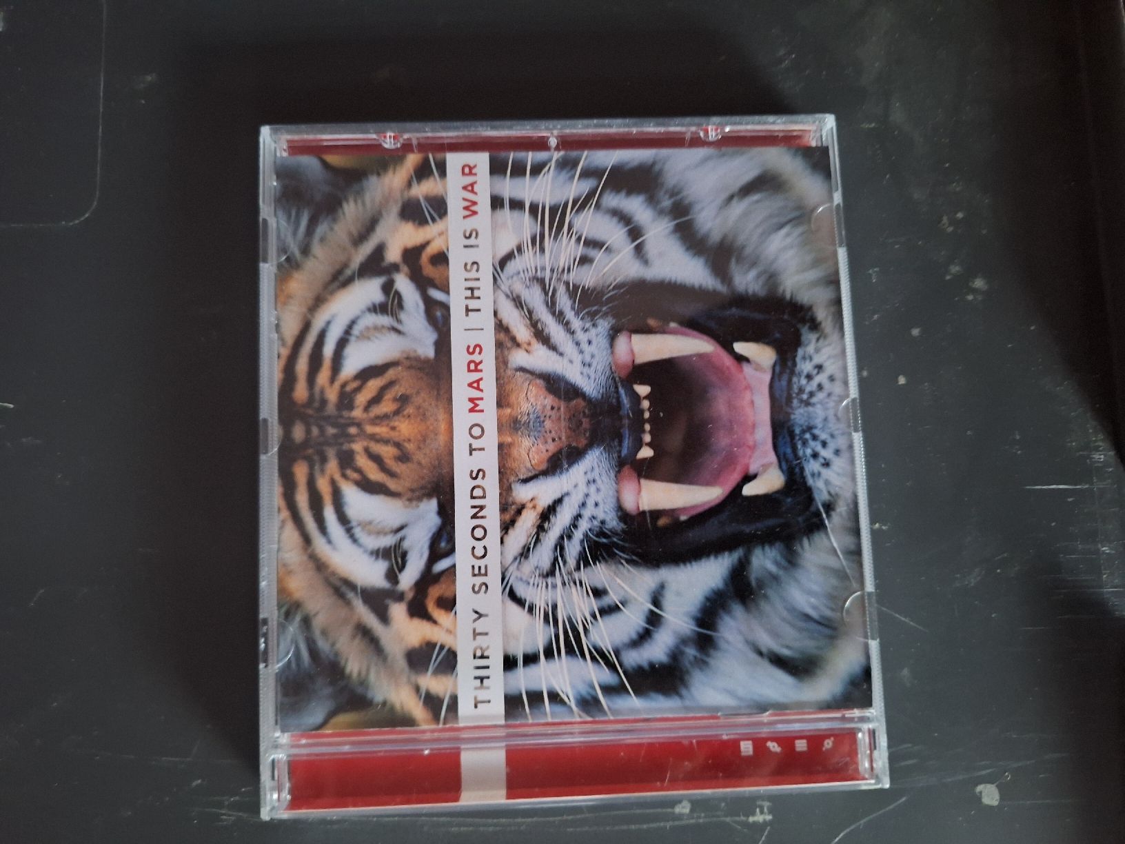 CDs: 30 Seconds To Mars THIS IS WAR CD  – D'occasion à Stettlen par CySpocy