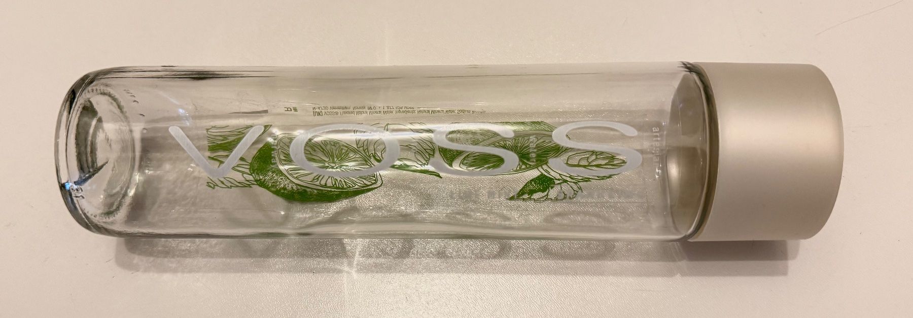 Altro in Stoviglie & Bicchieri: 4x VOSS bouteilles d’eau vides 375 ml – Usato da Genève venduto da Murmurs 1
