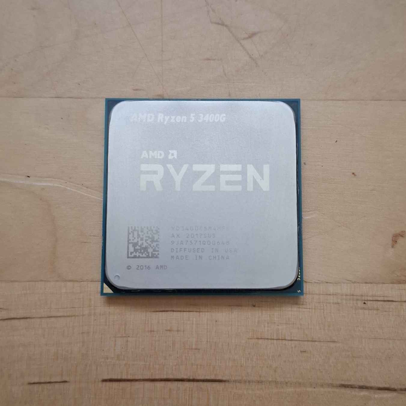 Amd Componenti elettronici: Ryzen 3400g – Usato da Lausanne venduto da moimoietencoremoi