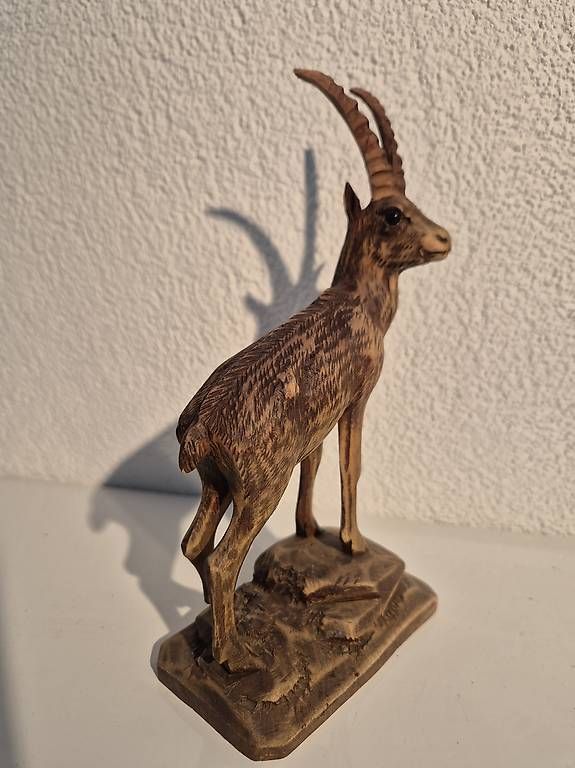 Statuette: Steinbock Schnitzerei Holzfigur  – Usato da Uetliburg SG venduto da Stein414 2