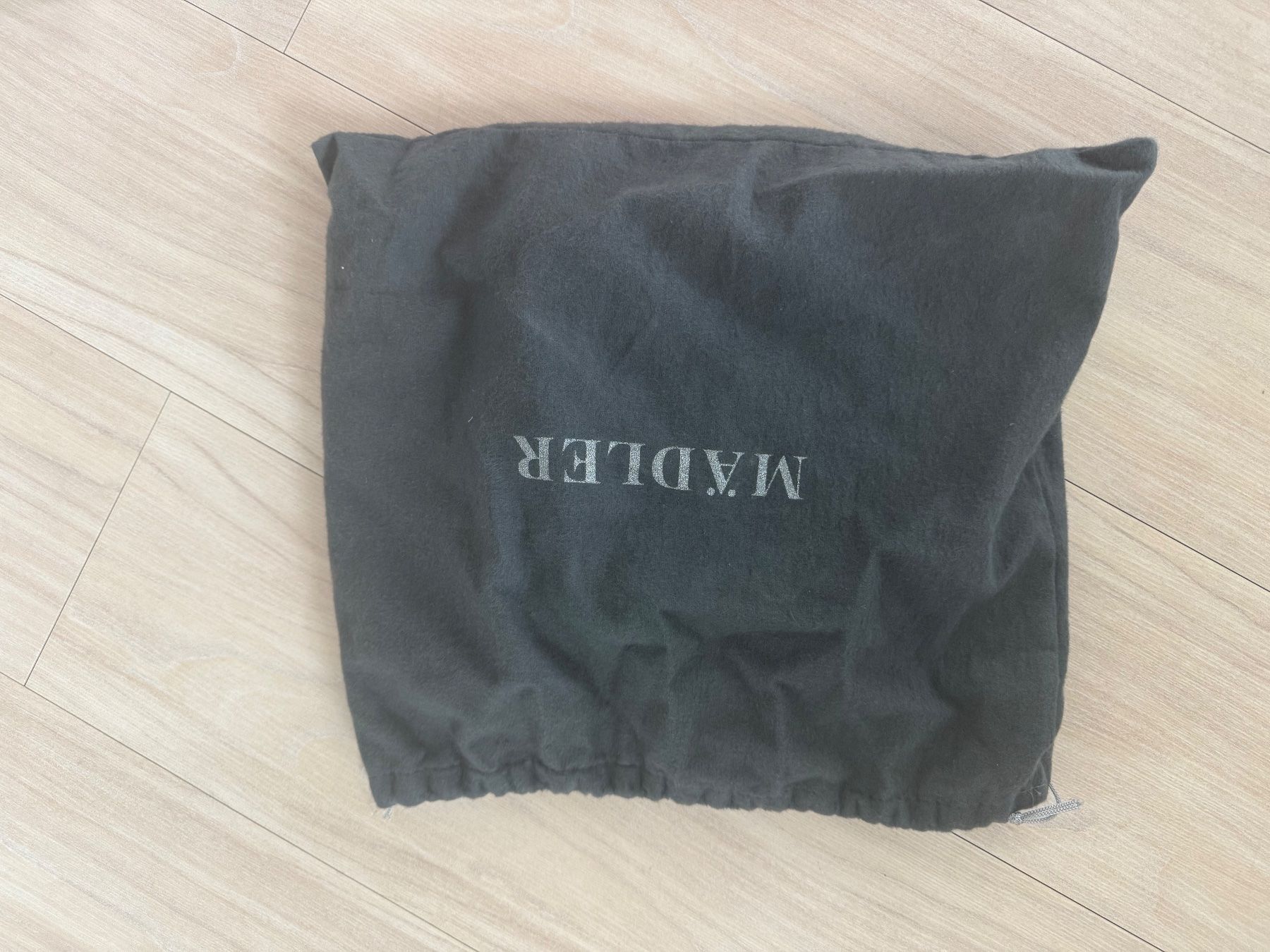 Taschen für Damen: Handtasche mit Perlen, Grau – Gebraucht aus Zollikon von dorean 2