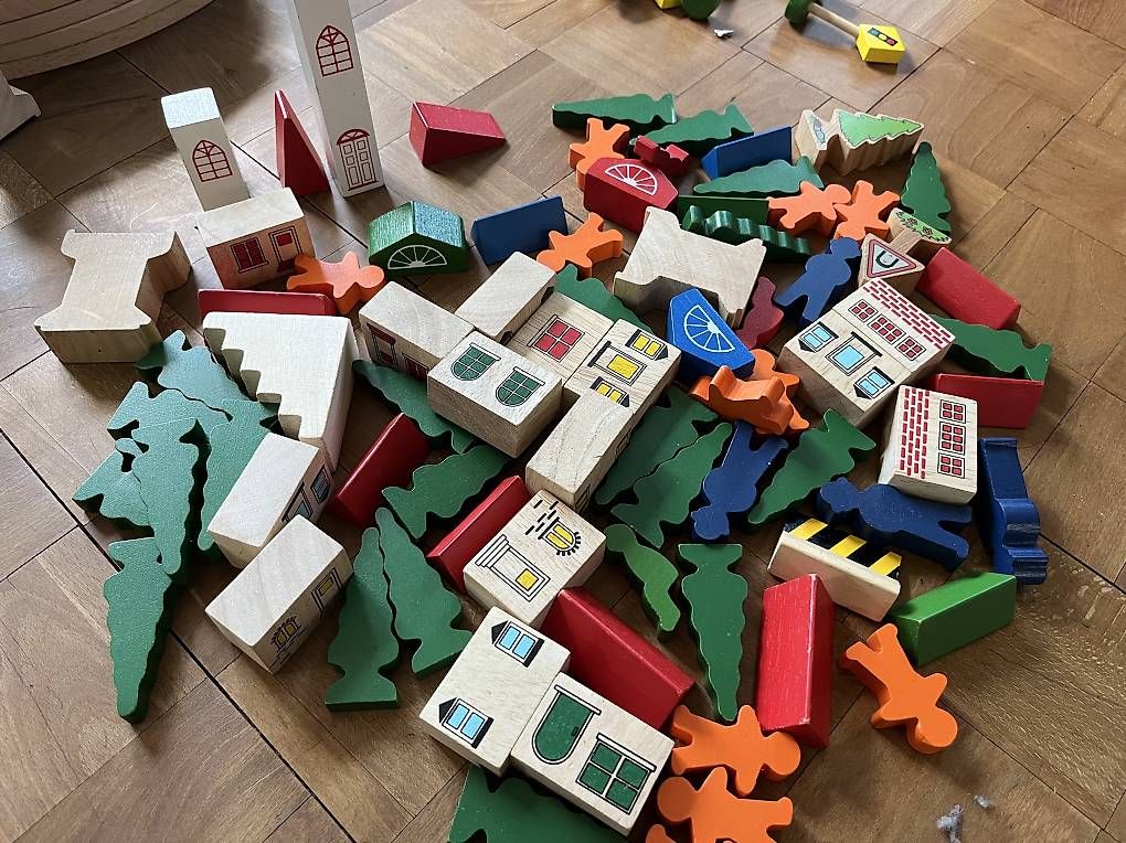 Spielzeuge: Brio Holzeisenbahn  – Gebraucht aus Bern von Einschlag 4