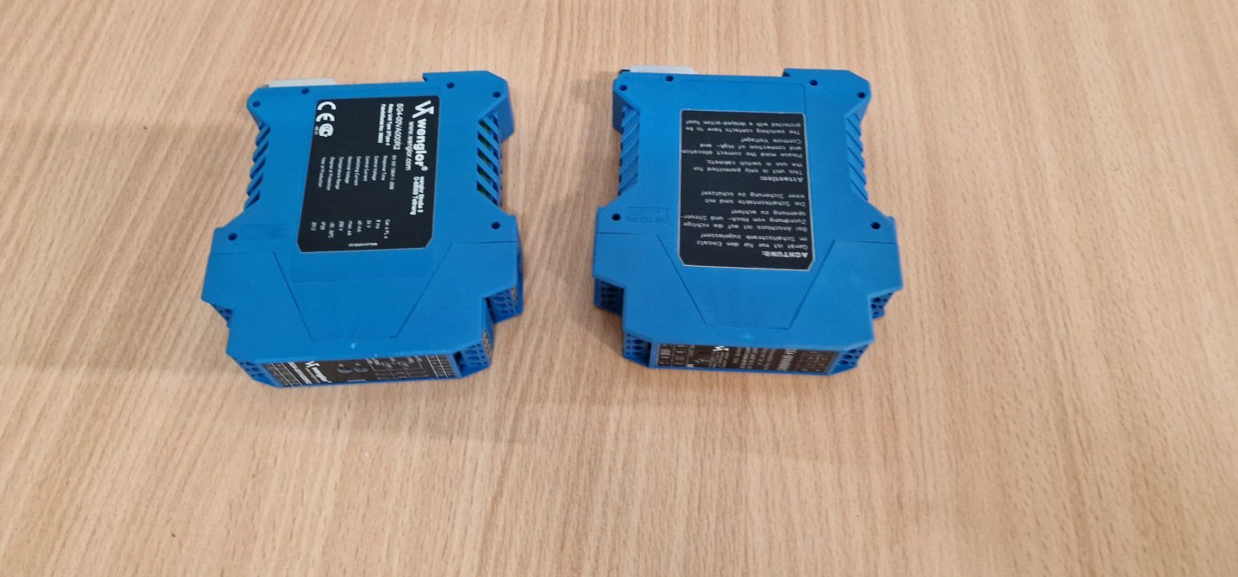 Componenti elettronici: 2x Wenglor Sicherheitsrelais SG4-00VA000R2 – Usato da Chur venduto da shop.chur 1