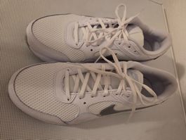 Nike Air Schuhe, Damen Gr. 39, Sneaker ungetragen