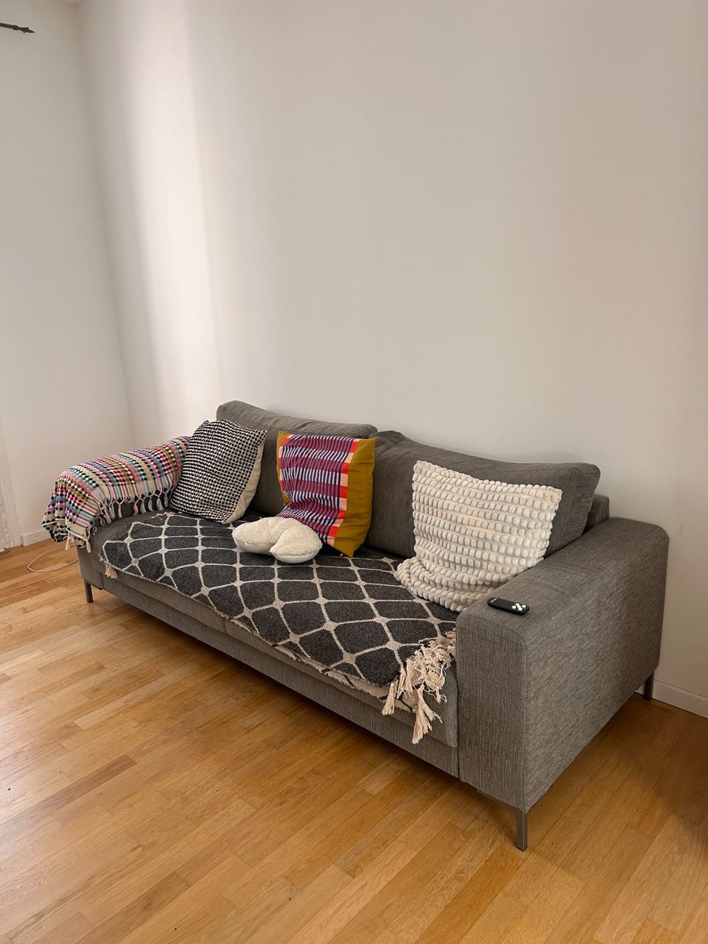 Divani: Fredriks Summer 3-Sitzer Sofa / Sofa – Hellgrau Light Grey – Usato da Zürich venduto da the_waltzer 1