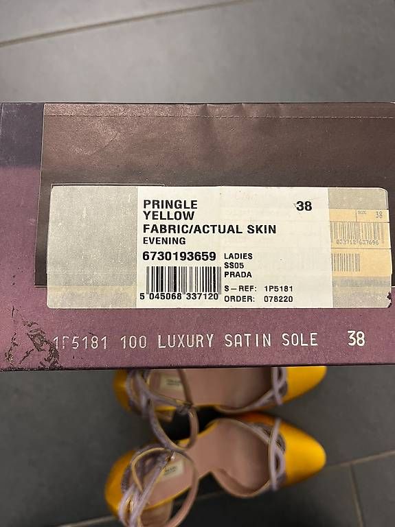 Prada Damenschuhe: Prada Gelbe Satin-Abendschuhe, Größe 38 – Gebraucht aus Wallisellen von chi_mw7l 2