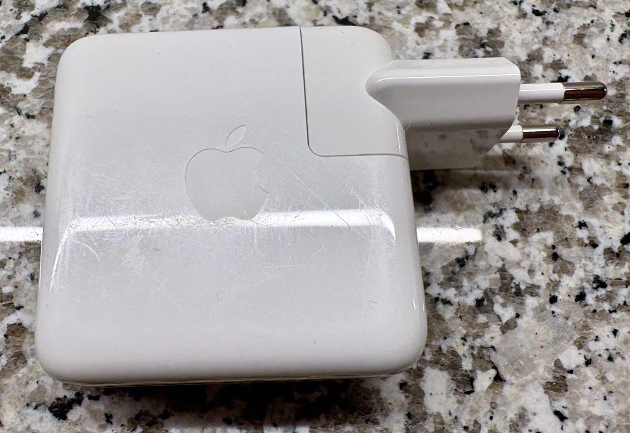 Apple Laufwerke & Adapter: 70W Apple Power Adapter USB-C – Gebraucht aus Zürich von SierraKilo 3
