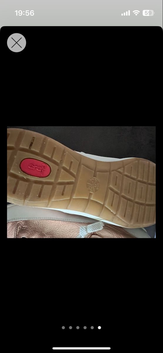 Damenschuhe: Roségoldene Sneaker – Gebraucht aus Hochdorf von Forestgreen 4