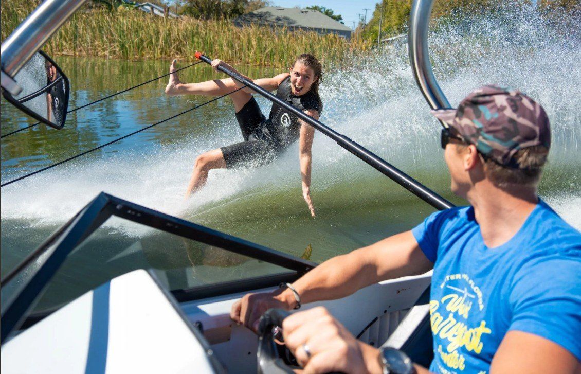Tavole da surf e di nuoto: Wasserski / Barfuss Stange – Usato da Hinwil venduto da Scando