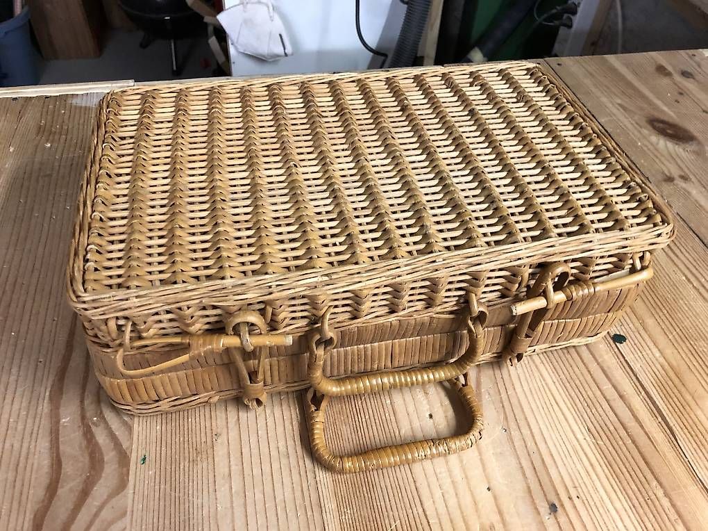 Reisekoffer: Kl Rattanköfferli 31x20x10 cm – Gebraucht aus Villnachern von focusride
