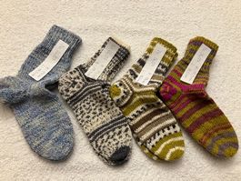 1 Paar neue handgestrickte Kindersocken Nr 26/27 zur Auswahl