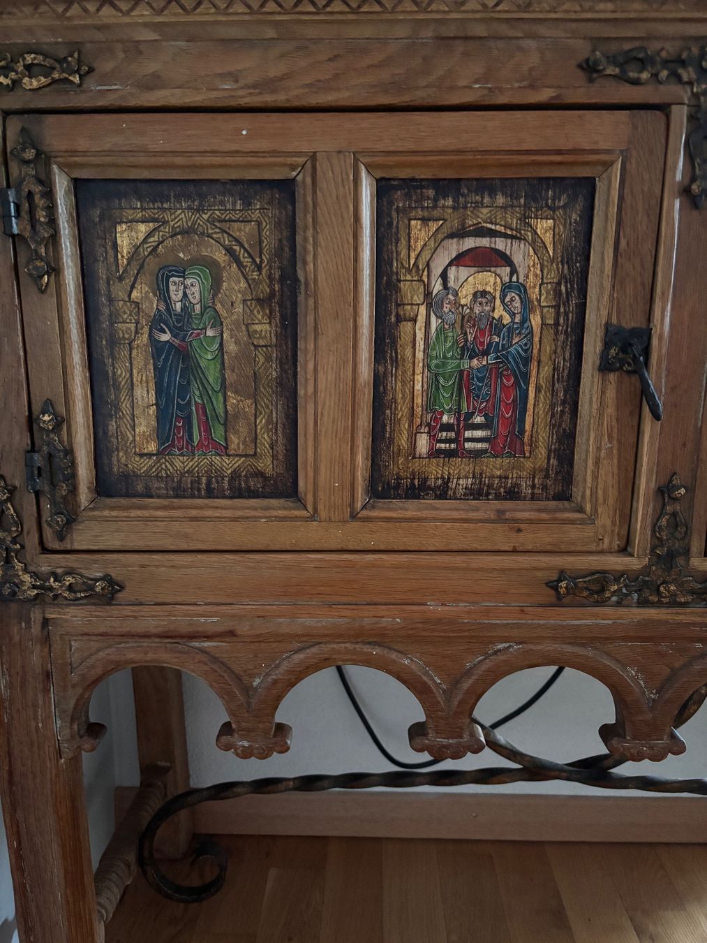 Buffets: Buffet ancien – D'occasion à Fribourg par aix_fs82 1