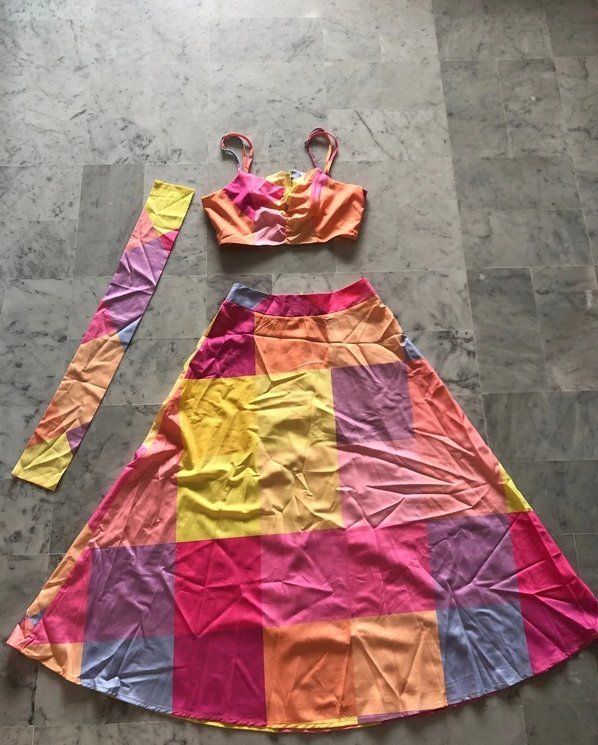 Lotti di vestiti: Tenue colorée 3 pièces – Usato da Bern venduto da gaelle_m