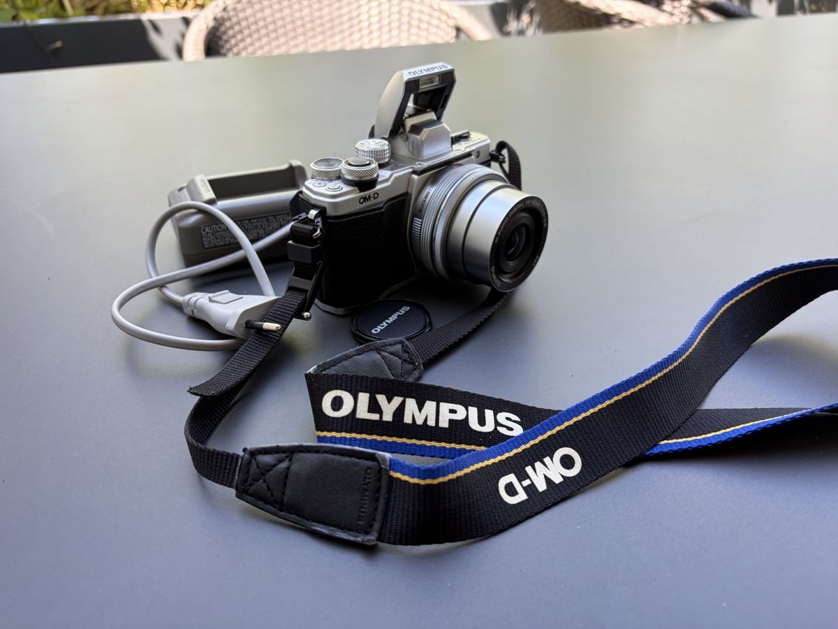 Olympus Fotocamera: Olympus OM-D E-M10 II Kit – Usato da Dättwil AG venduto da ccangie 2