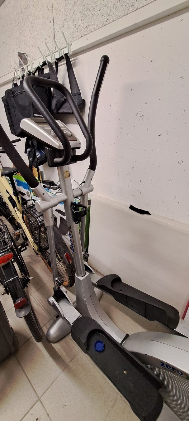 Hometrainer: Crosstrainer ZeroX zu verschenken – Defekt aus Rorschach von KoniOri 3