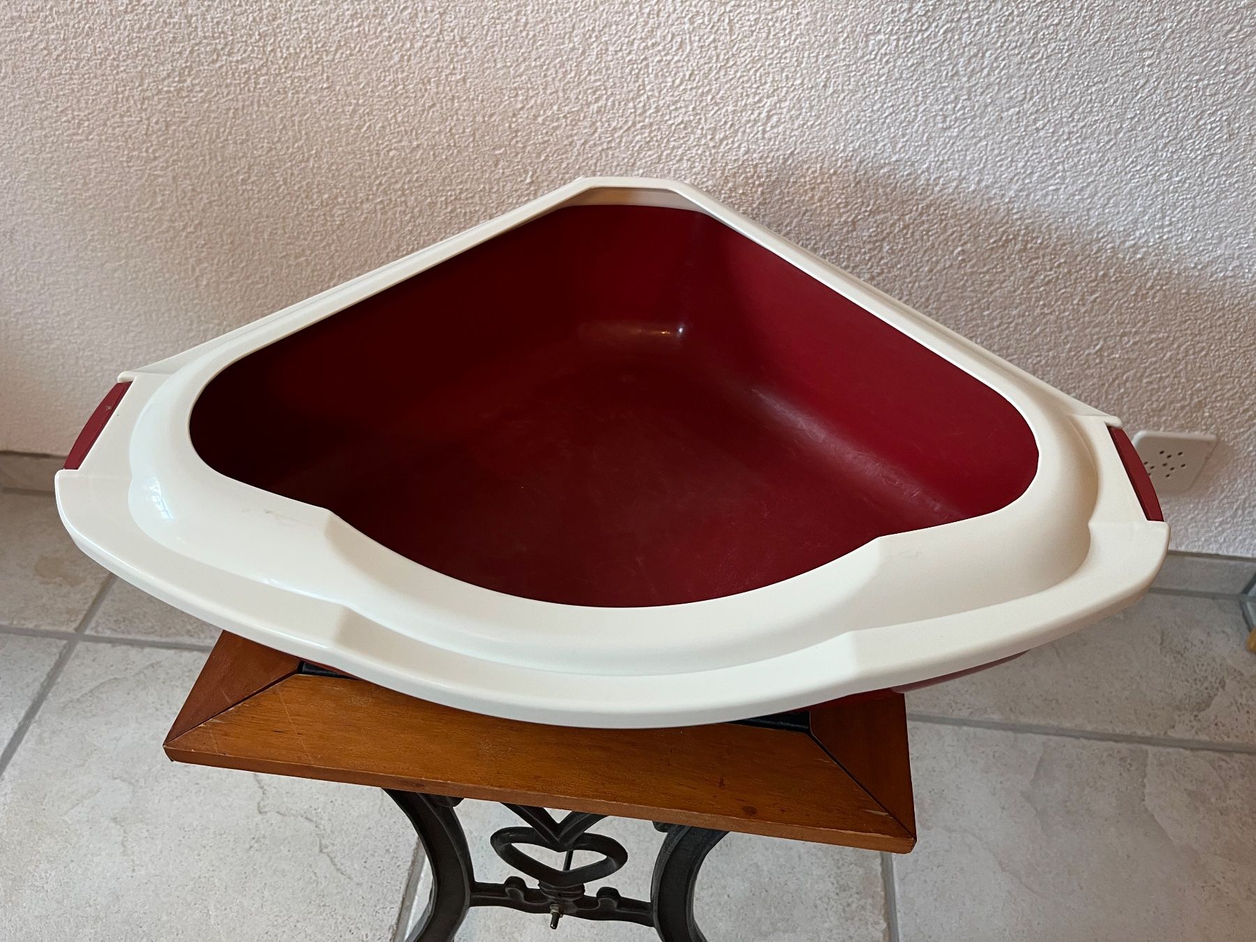 Cucce & Letti: Katzenkistchen dreieckig – Usato da Kappel SO venduto da G4cube 2