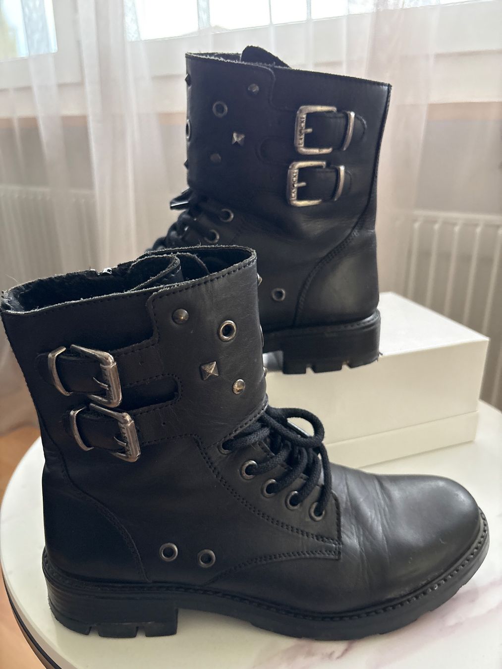 Scarpe da donna: Leder Stiefeletten gr39(38) – Usato da Niederbipp venduto da blu_jw7r