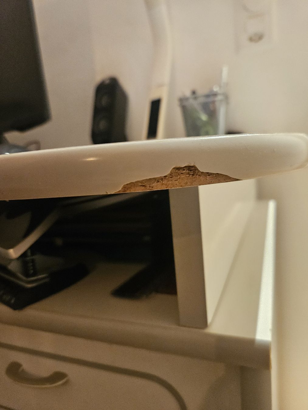 Scrivanie: Weisses Pult mit Schubladen – Usato da Kägiswil venduto da Lorenaco 2