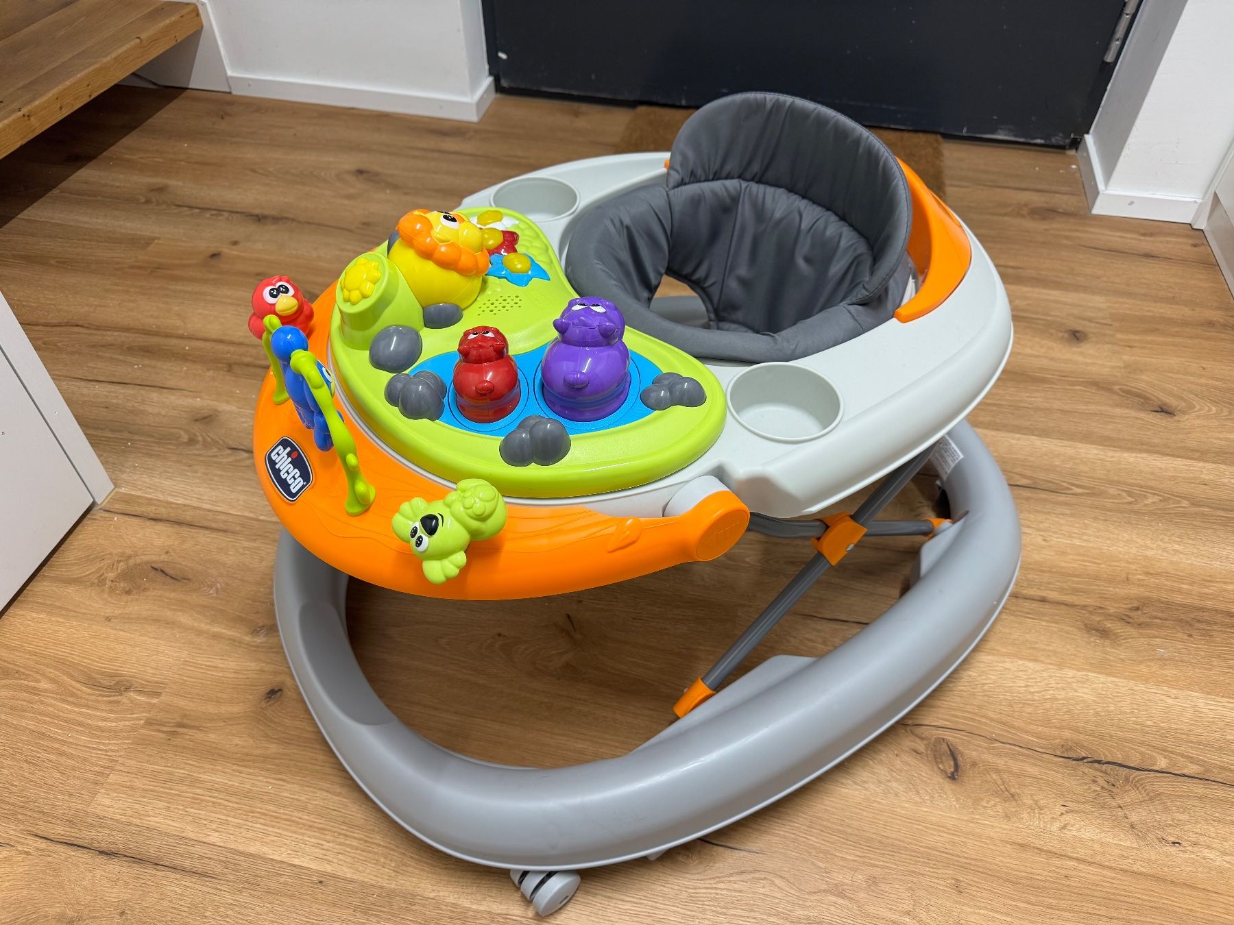 Chicco Giocattoli: Chicco Walky Talky Baby Walker – Usato da Bachenbülach venduto da Cheeria
