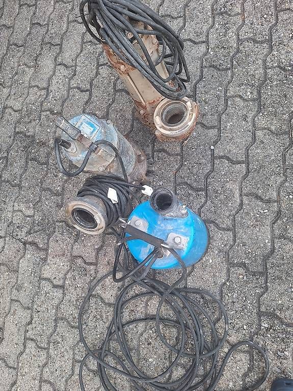 Pompe & Parti di ricambio: 3  Wasserpumpe – Usato da Uetendorf venduto da Albi125 2