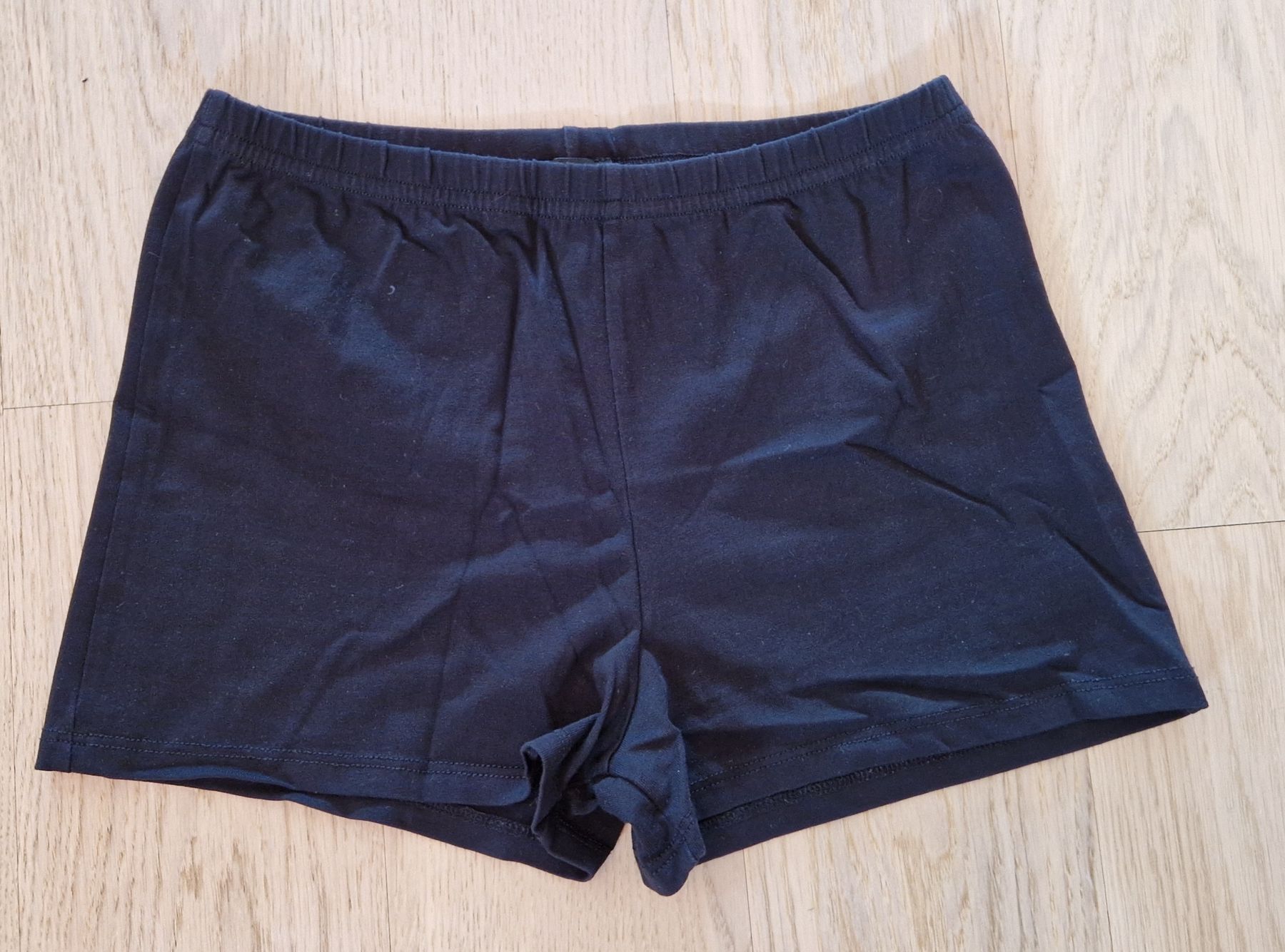 Vestiti: Golf Kleid mit Shorts, Gr. S, Schwarz – Usato da Gasel venduto da sale65 5