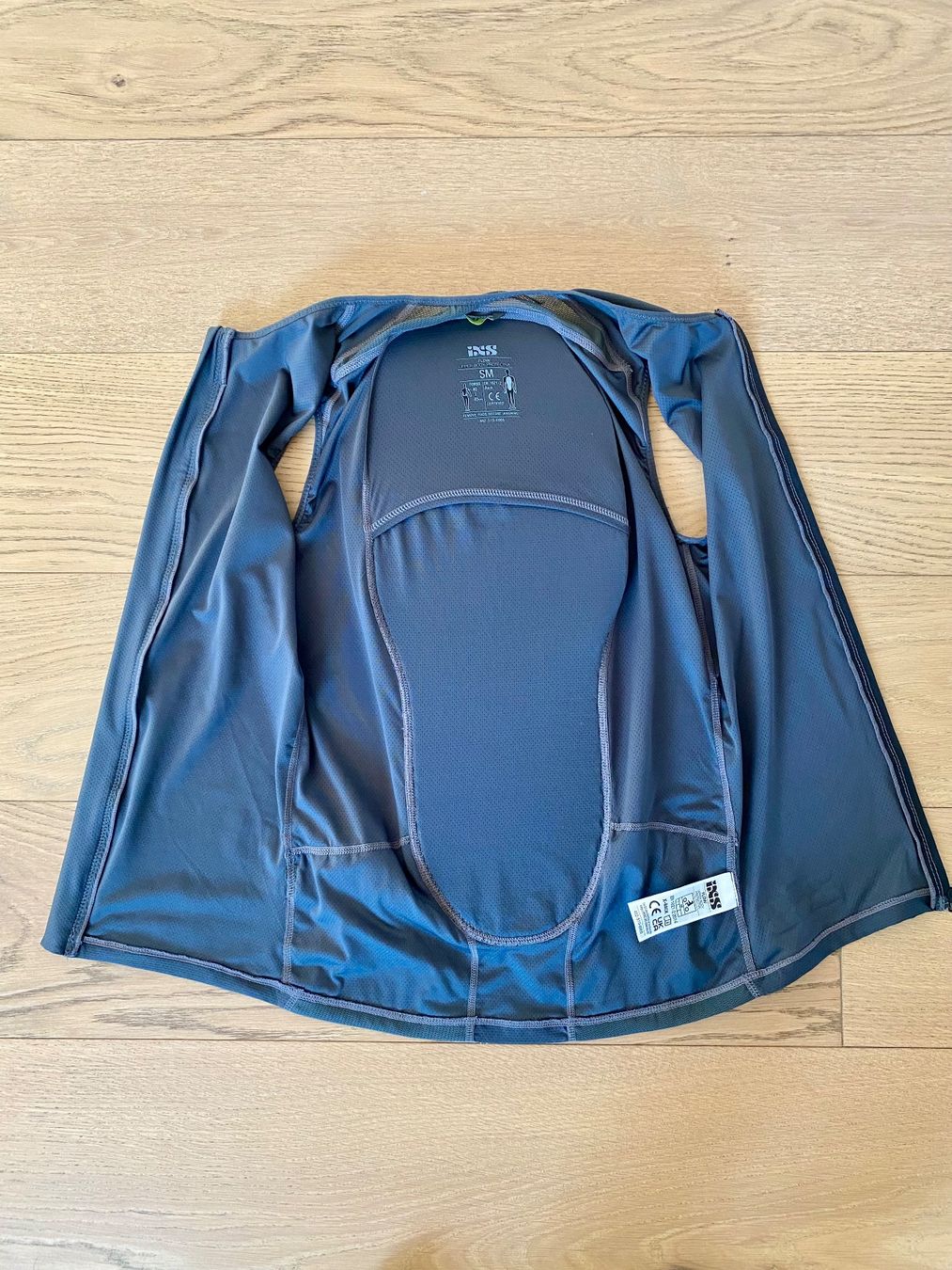 IXS Protezioni & Imbottiture: IXS Flow Upper Body Protective Shirt Gr. SM – Nuovo (secondo la descrizione) da Uitikon Waldegg venduto da ChrisLeu 2