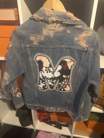 Jeansjacke mit "M" Applikation, Grösse S/M Top!