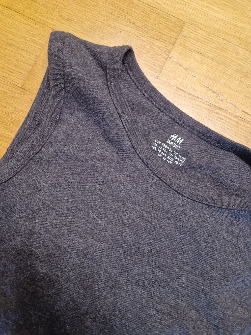 H&M Camicie, T-shirt & Polo: Débardeur H&M Basic Garçon 158/164 cm - État Impeccable – Usato da Penthaz venduto da Sosotroc 1