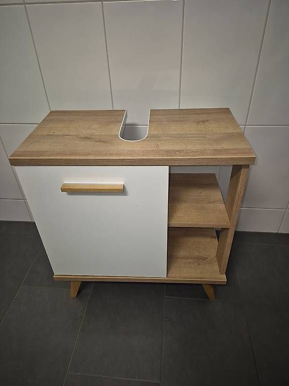 Badezimmermöbel: Waschbeckenunterschrank – Gebraucht aus Arbon von xy1001