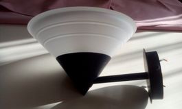 WANDLAMPE KONISCH, METALL SCHWARZ , GLAS , MIT HALTERUNG