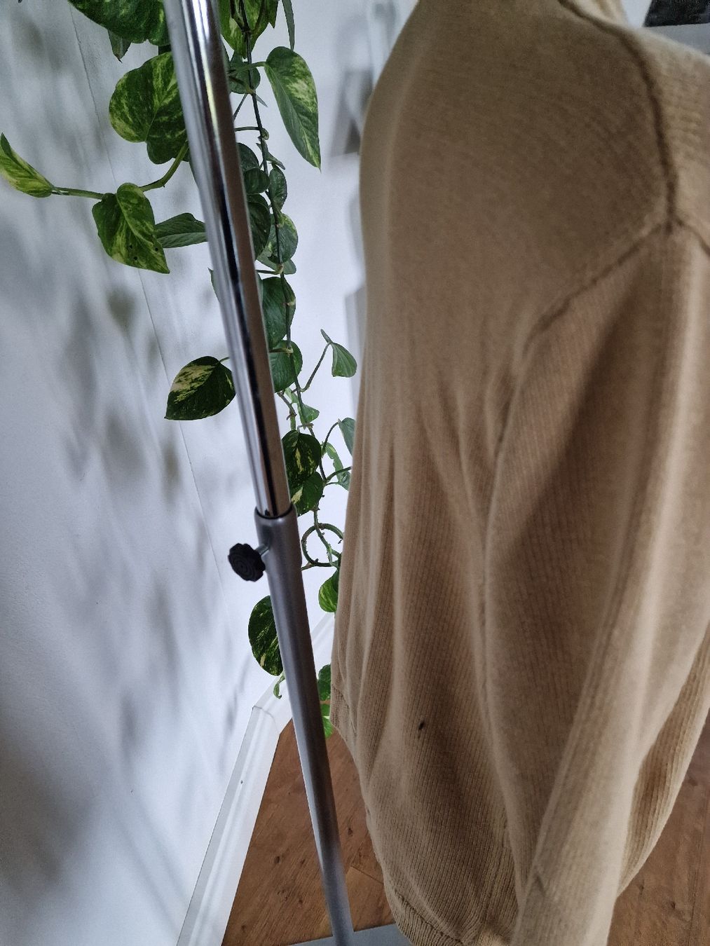 Pullover & Sweatshirts: Pull&Bear Strickjacke, Gr. M, beige - Top Zustand! – Gebraucht aus Wald ZH von Cjp 1