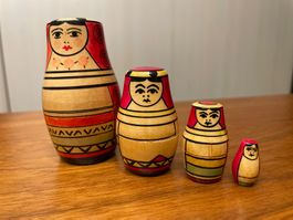 Matrjoschka Puppen 4-teilig Holz Babuschka Russland Deko