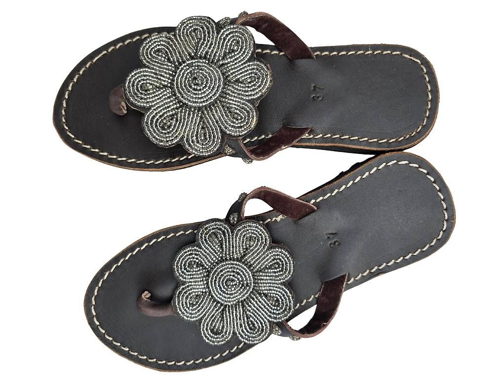 Chaussures femmes: Handgemachte Leder-Sandalen - Silbern 37 🔥 50% SALE – Neuf avec emballage d'origine à Brione s. Minusio par Littleninja