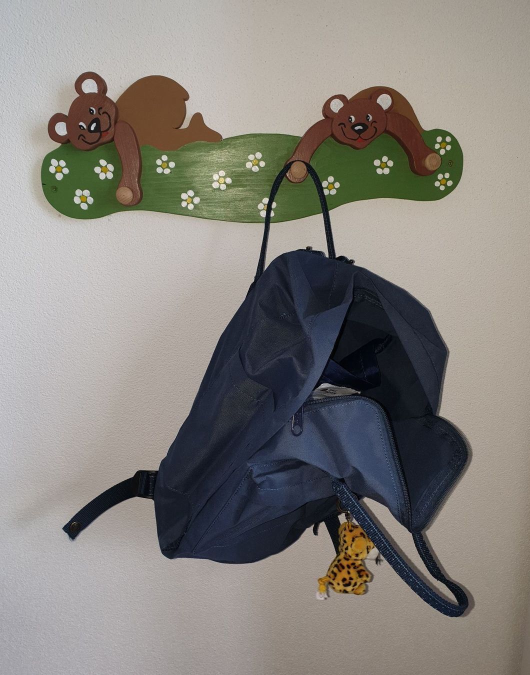 Guardaroba: Kinder Garderobe UNIKAT, HANDARBEIT – Usato da Buchrain venduto da Baba-Jaga