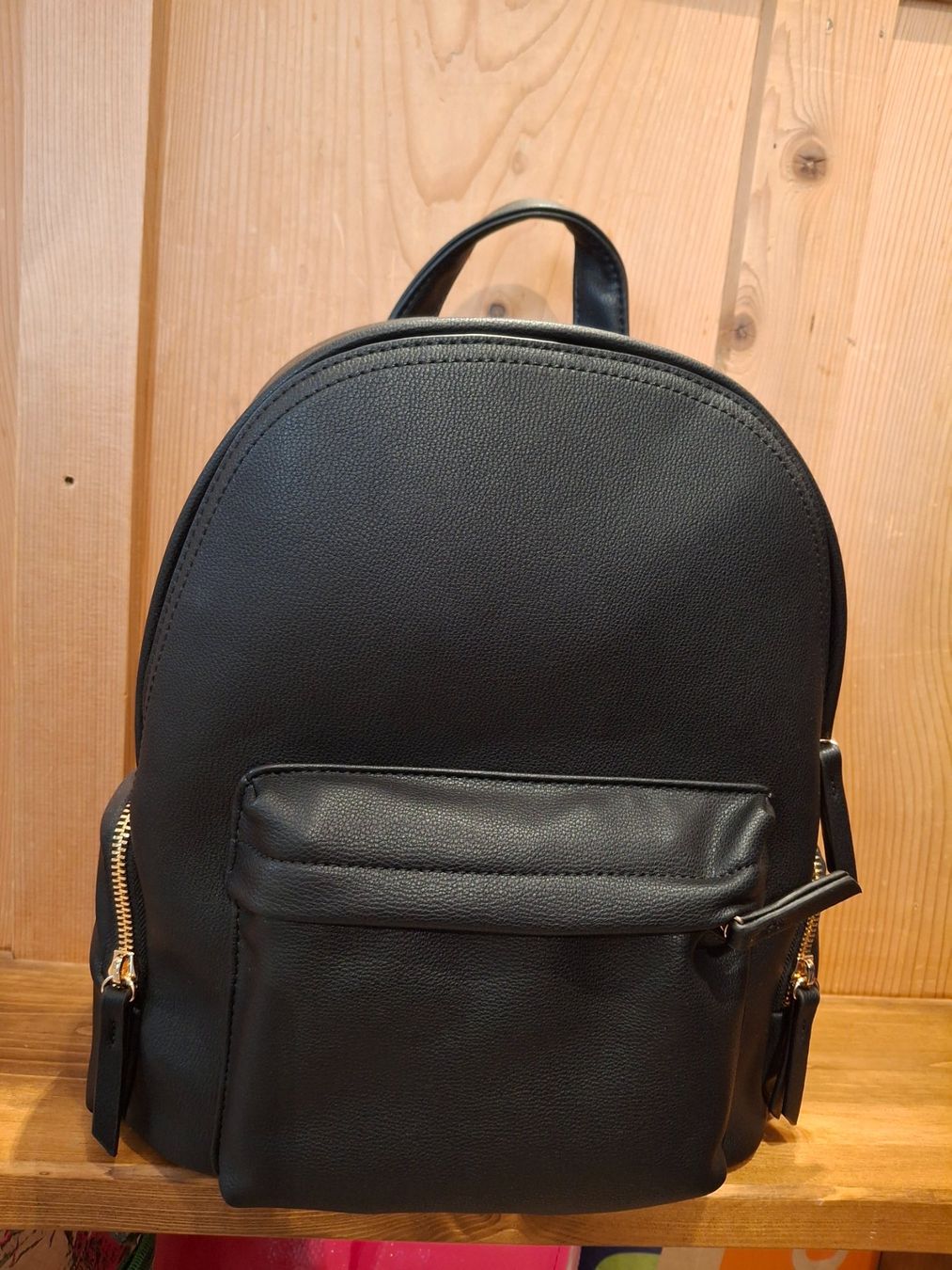 Rucksäcke: Kunstleder rucksack – Neu und originalverpackt aus Oberhofen am Thunersee von katka99