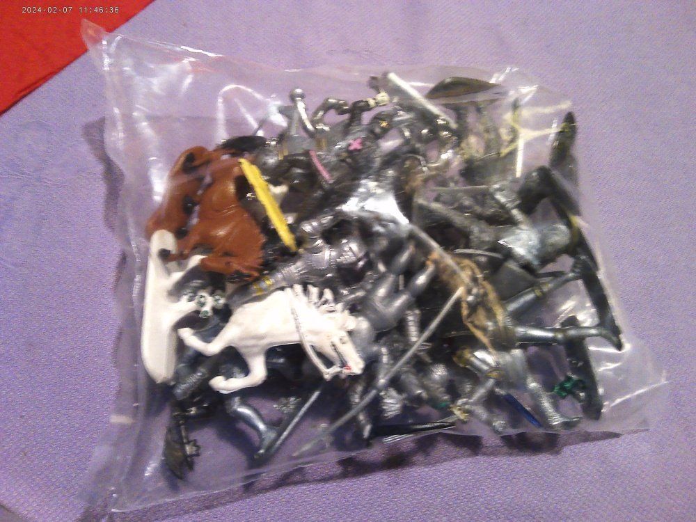 Statuette: Ritterfiguren Set, DIVERSE VERLAG (PLASTIC) – Usato da Volketswil venduto da nemo2000 1