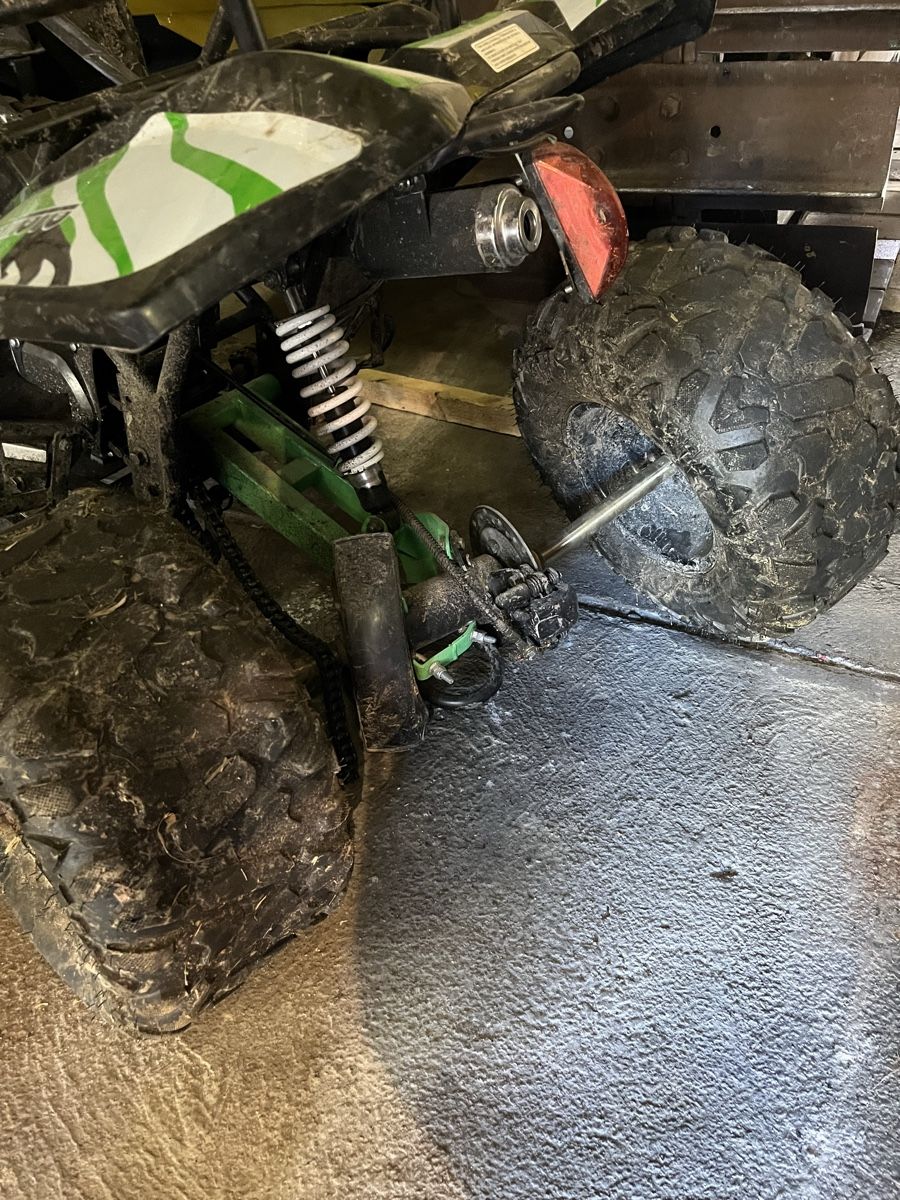 ATV / Quad: Quad Benzin 125ccm Unfallfahrzeug  – Difettoso da Hergiswil LU venduto da Mack57 3