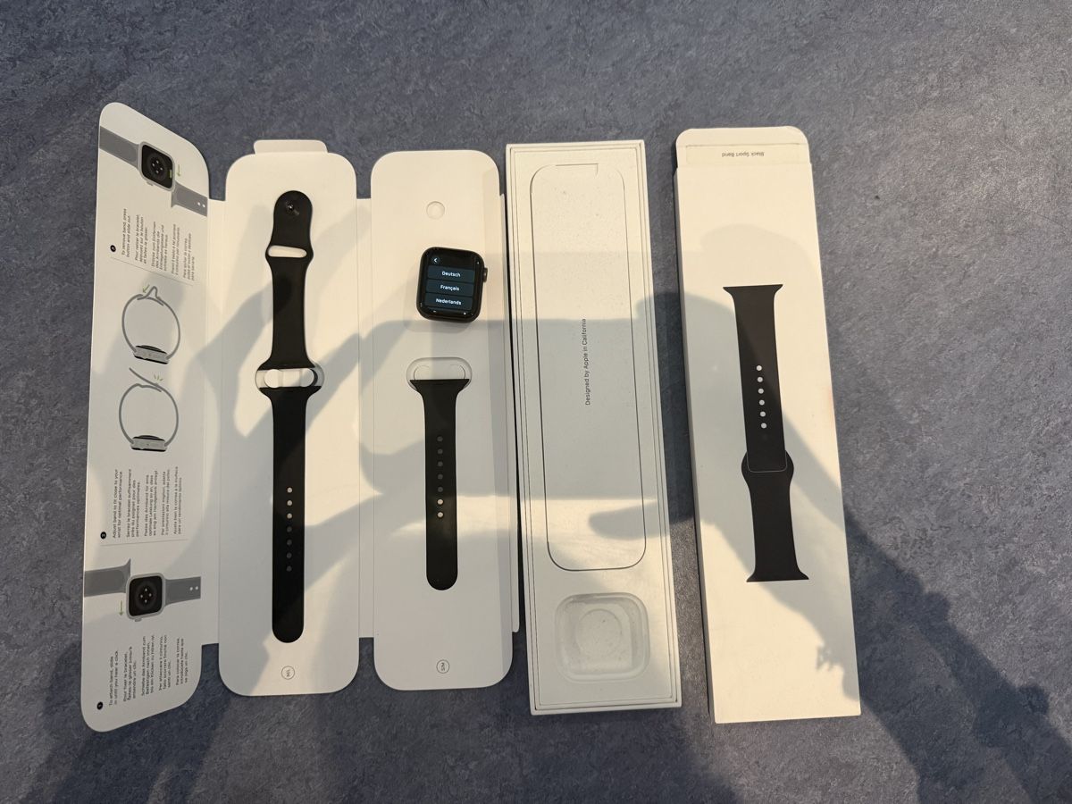 Apple Smartwatch: Apple Watch SE – D'occasion à Binz par Chroti 2